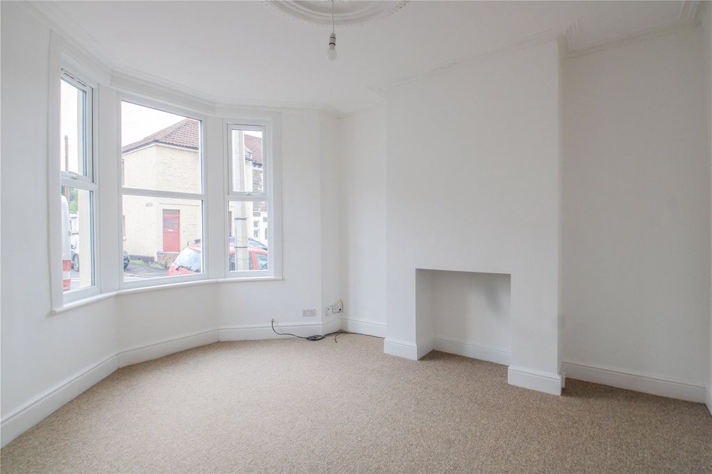 Property photo 2 of 11 Picture No. 25