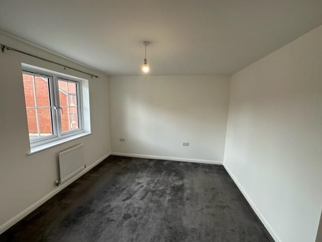 Property photo 2 of 10 Bedroom 1.Jpg