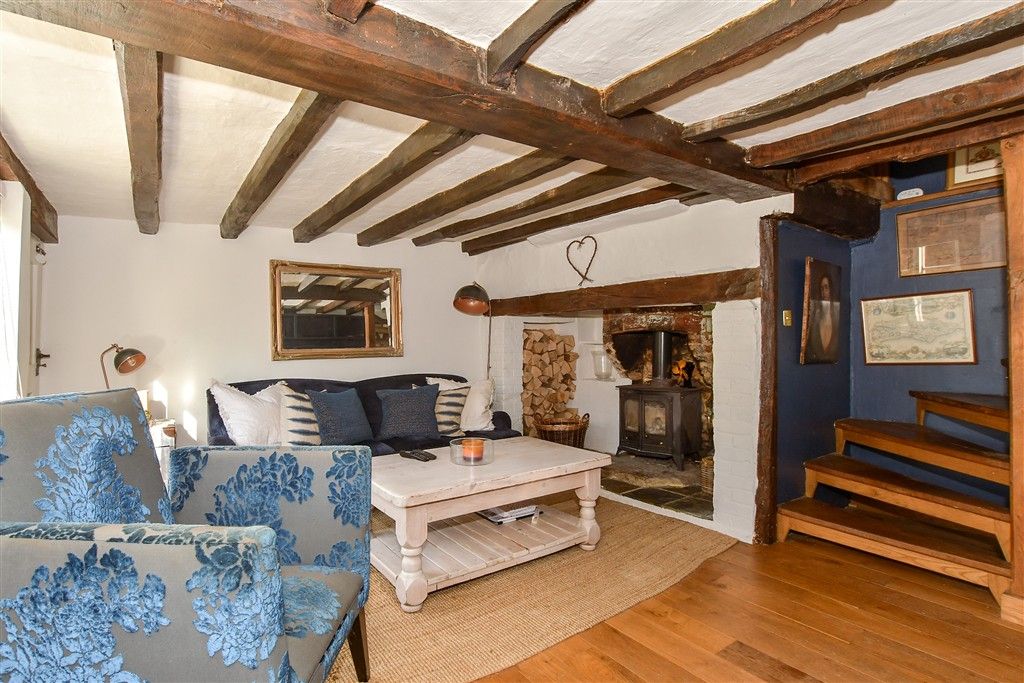 Property photo 2 of 12 Lounge