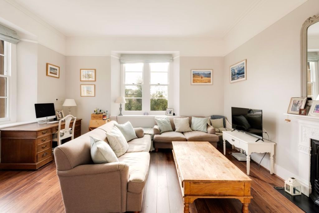 Property photo 2 of 15 Sitting Area