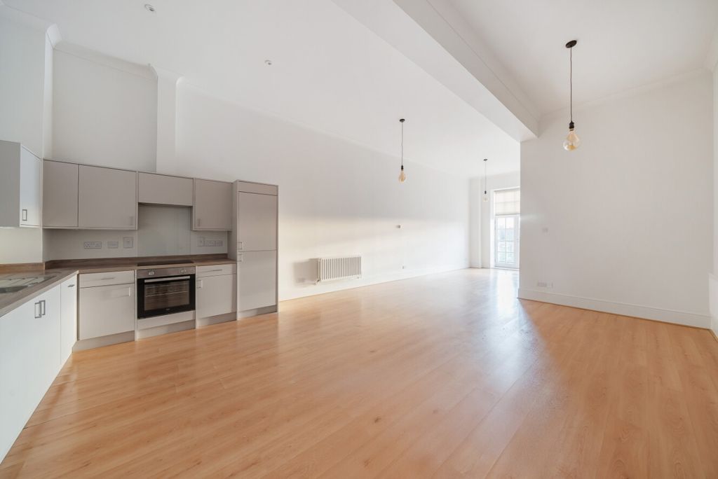 Property photo 2 of 8 1255166 (3)