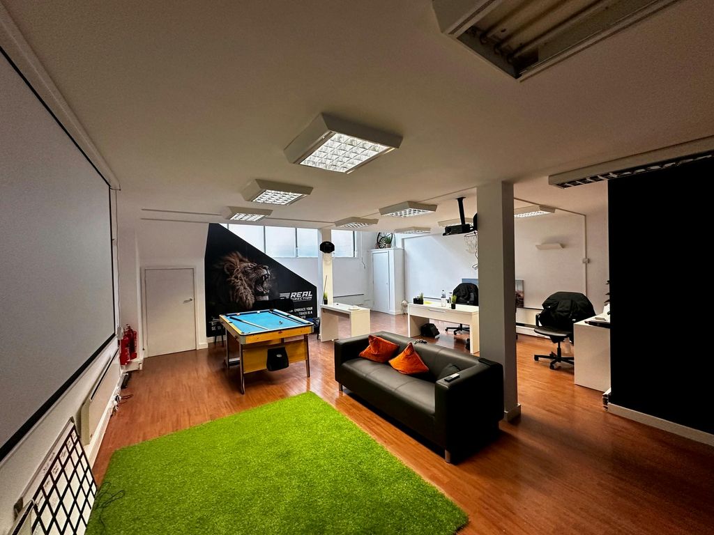 Property photo 3 of 8 P3.Jpeg