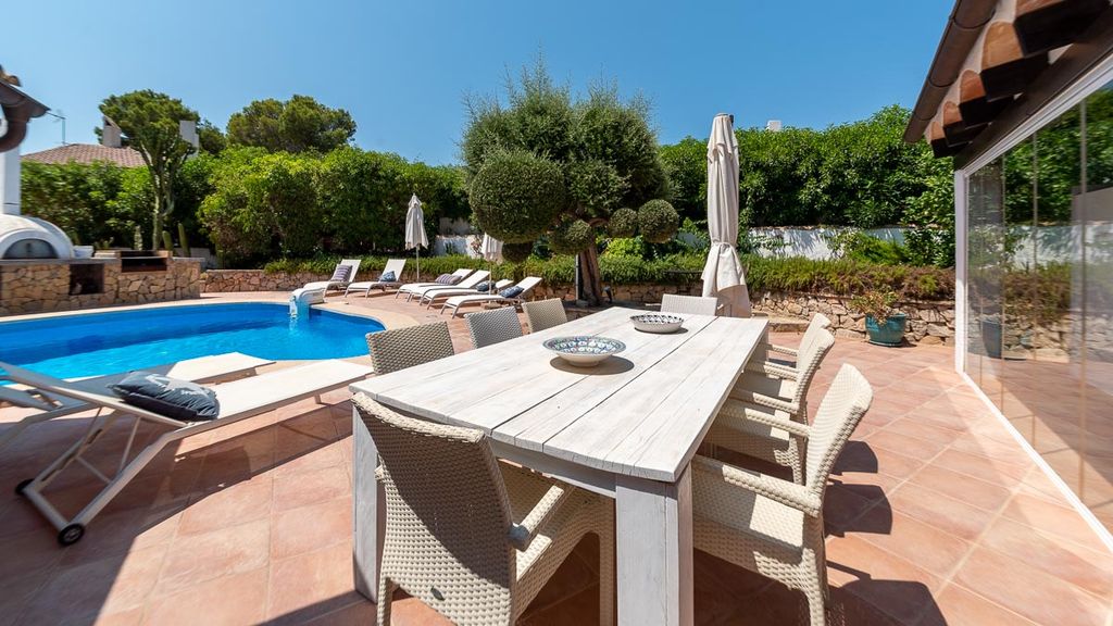 Property photo 2 of 31 74773 Small-20.Jpg