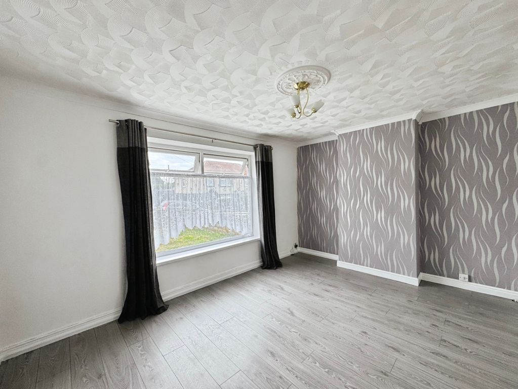 Property photo 2 of 18 5092762