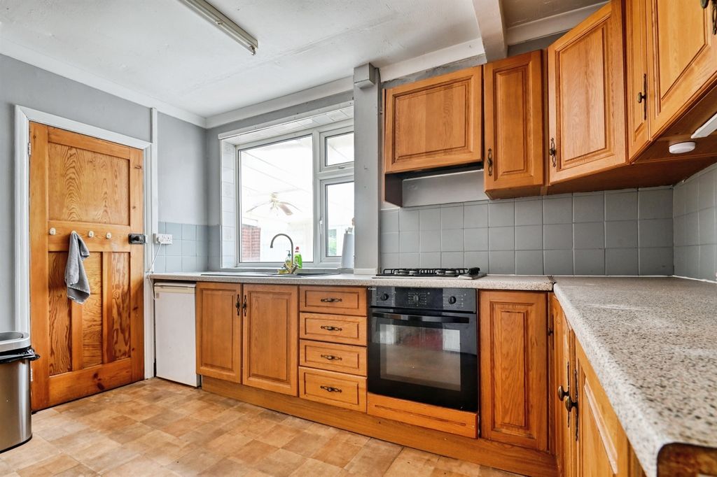 Property photo 2 of 17