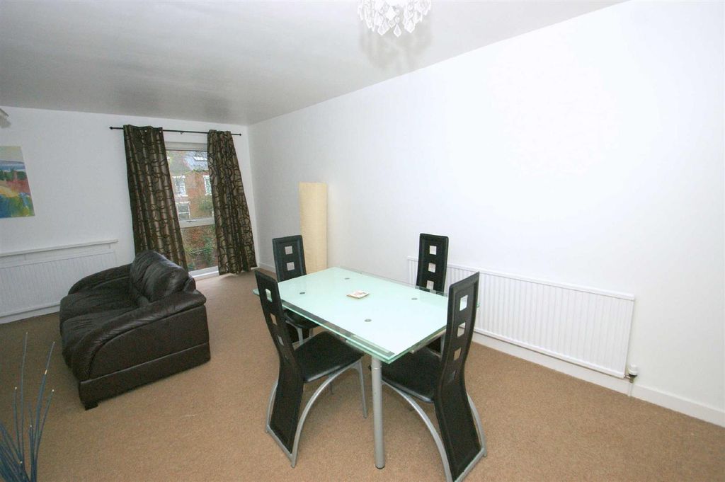 Property photo 3 of 8