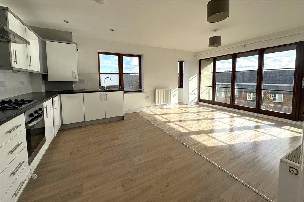 Property photo 2 of 9 Picture No. 19