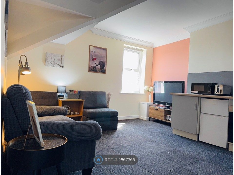 Property photo 1 of 35 Sitting Room