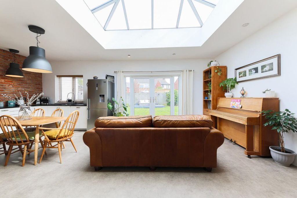 Property photo 2 of 21 Reception Room