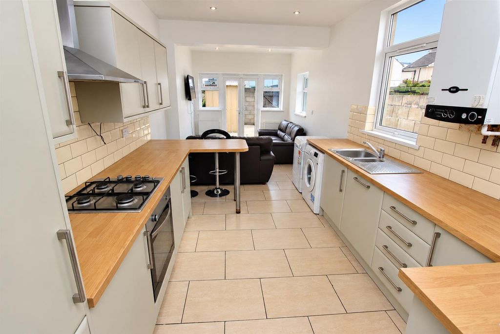 Property photo 1 of 16 810Fc71E-Fe03-4F66-Ac85-55A0343E16Fd.Png