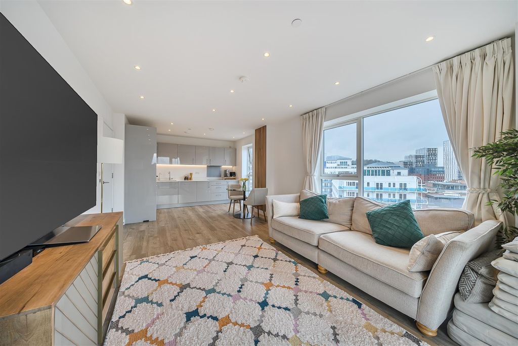 Property photo 3 of 20 1406769-13-6980Ae56224Ed.Jpg