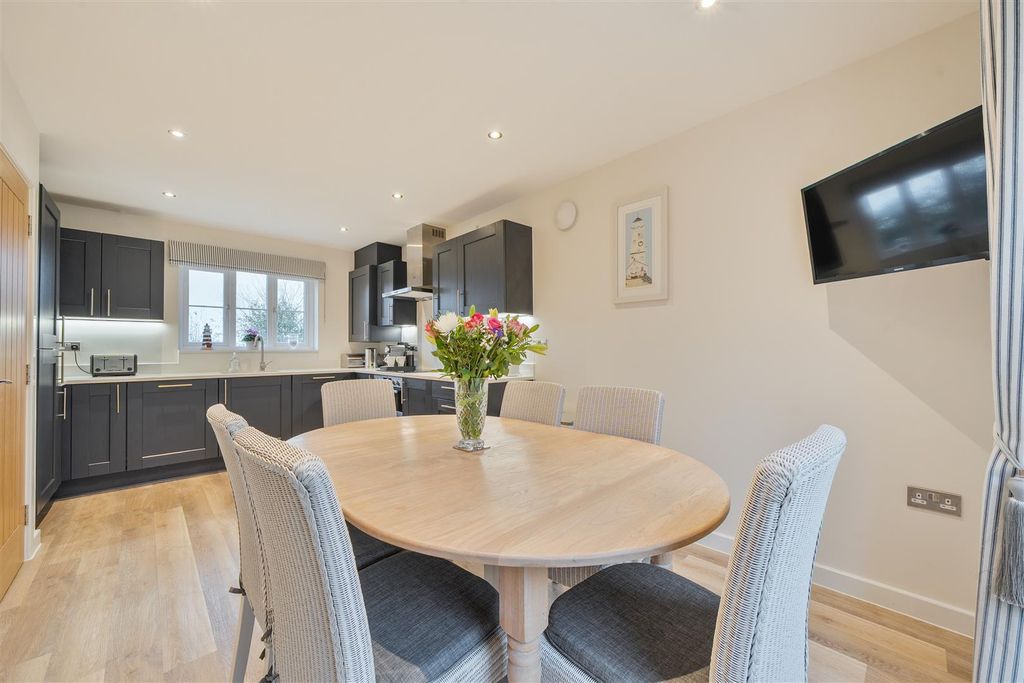 Property photo 2 of 23 Maple Dining.Jpg