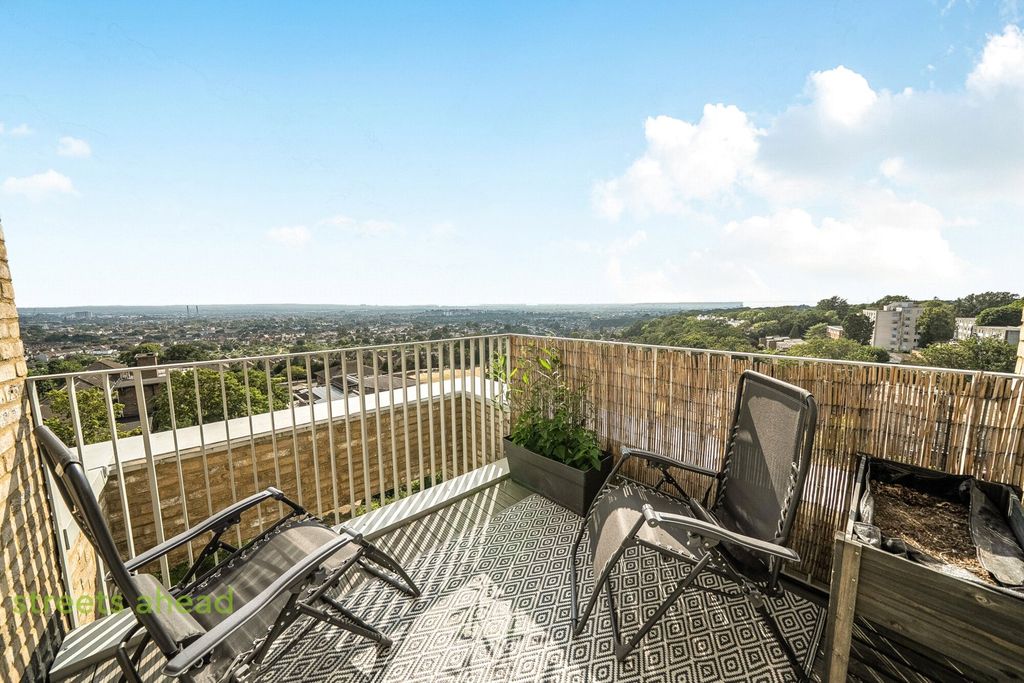Property photo 3 of 19 E70E5Bd8-A32E-47A...
