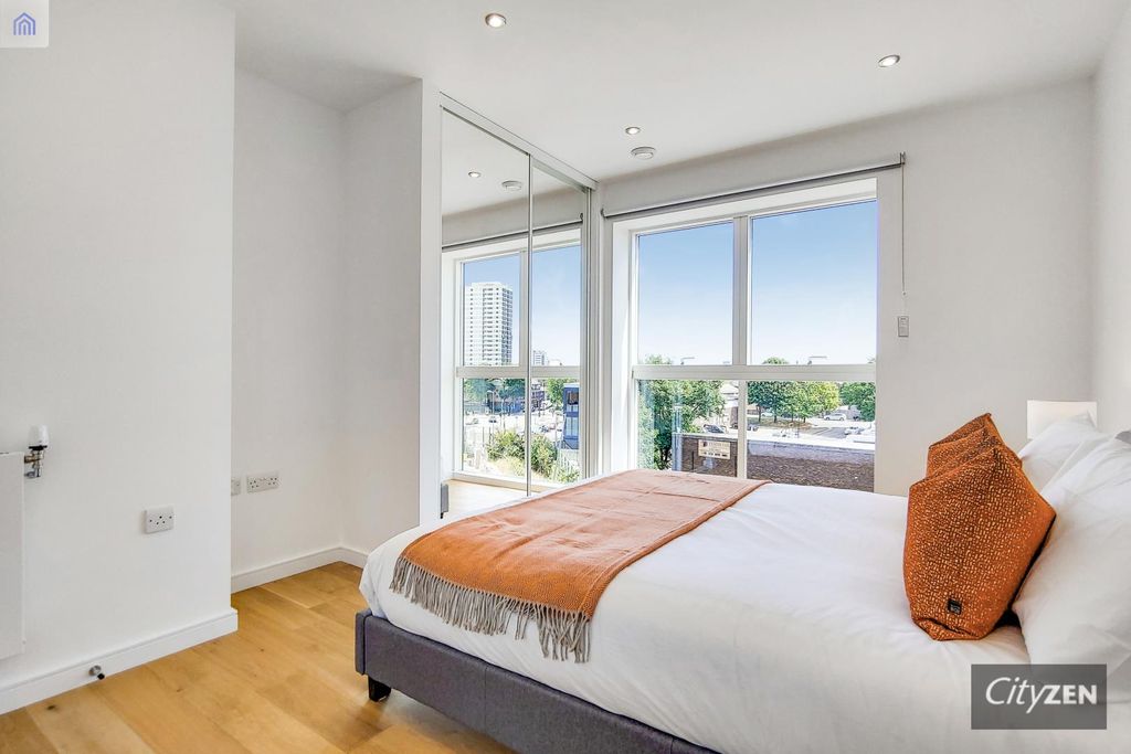 Property photo 3 of 14 Bedroom