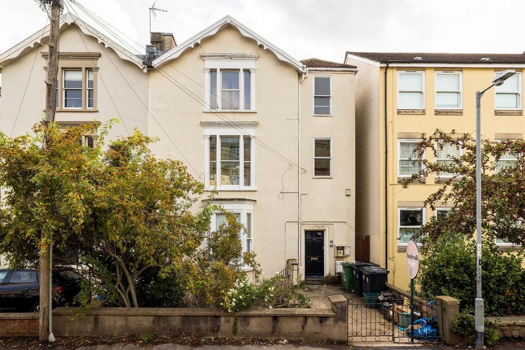 Property photo 2 of 28 014A0004-Charlien.Jpg