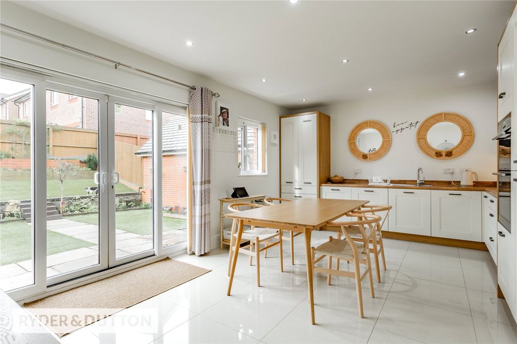 Property photo 2 of 27 Kitchen/Diner