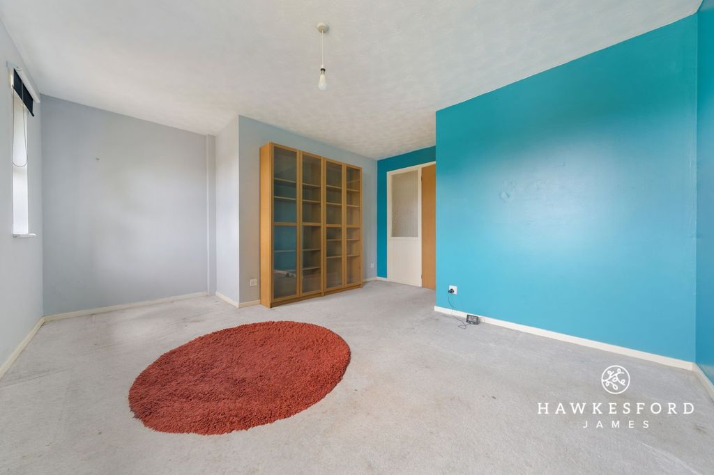 Property photo 3 of 7 Whimbrel Close, Sittingbourne - Lounge/Diner