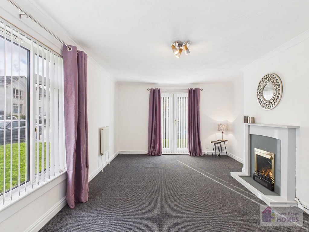 Property photo 3 of 10 Lounge