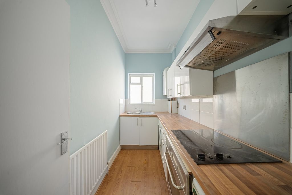 Property photo 3 of 9 4274994