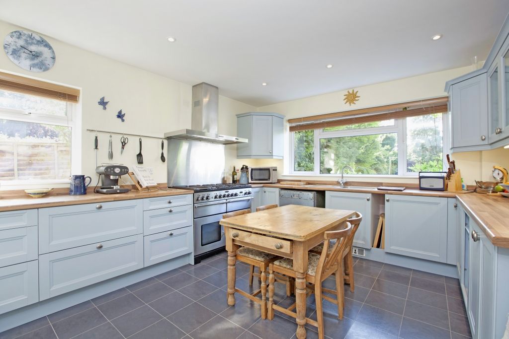 Property photo 2 of 15 Kitchen