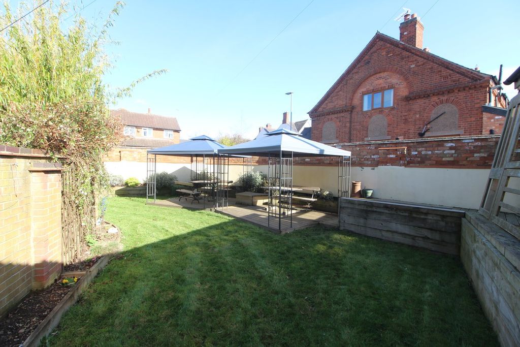 Property photo 2 of 30