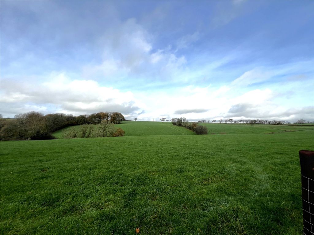 Property photo 2 of 16 Picture No. 03