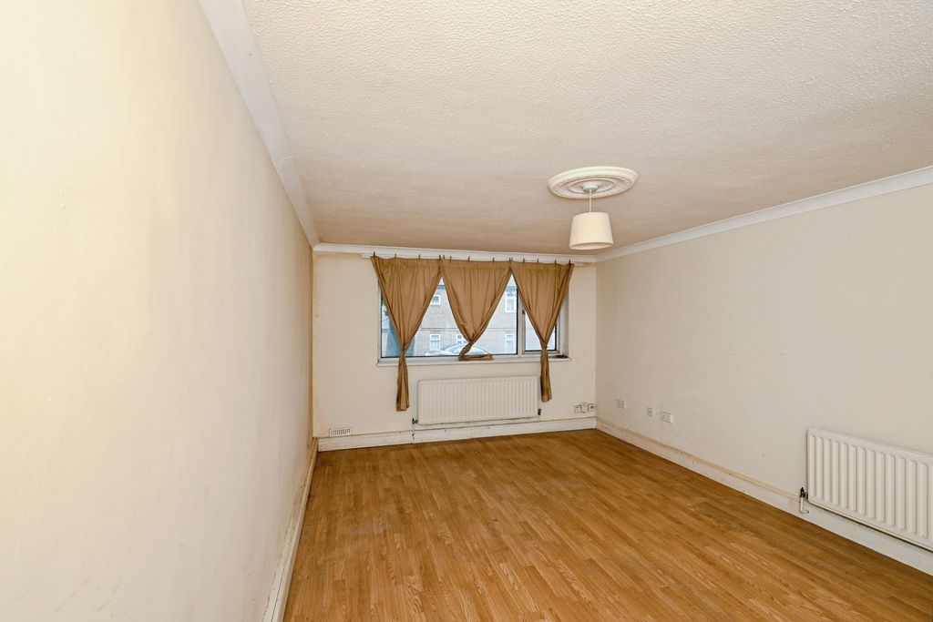 Property photo 3 of 12 Sitting Room