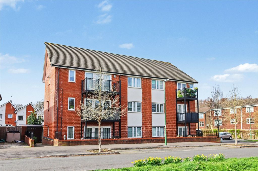 Property photo 1 of 10 Front