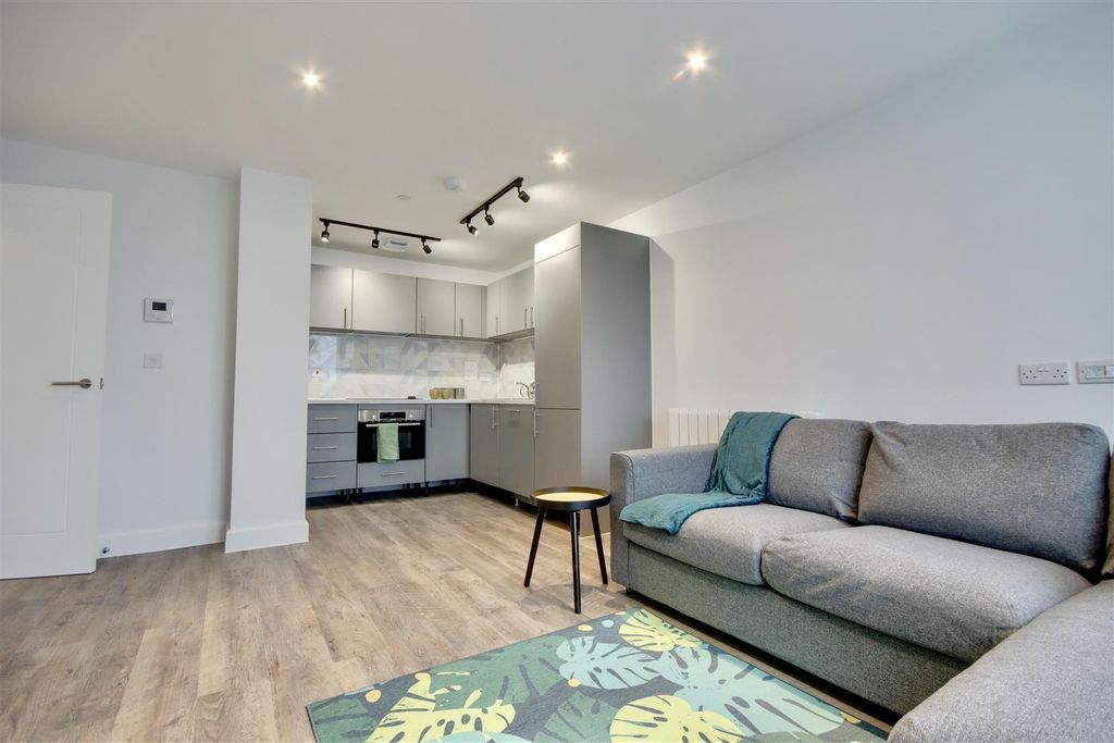 Property photo 3 of 9 C7Rhx_Ot0Ekuyqjlsclzfa.Jpg