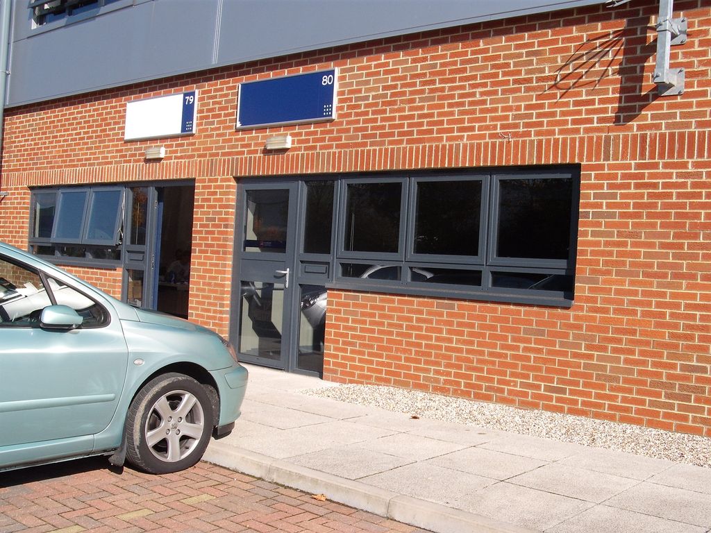 Property photo 3 of 12 Unit 80 To Let