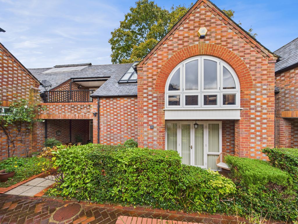 Property photo 1 of 19 Main (6)