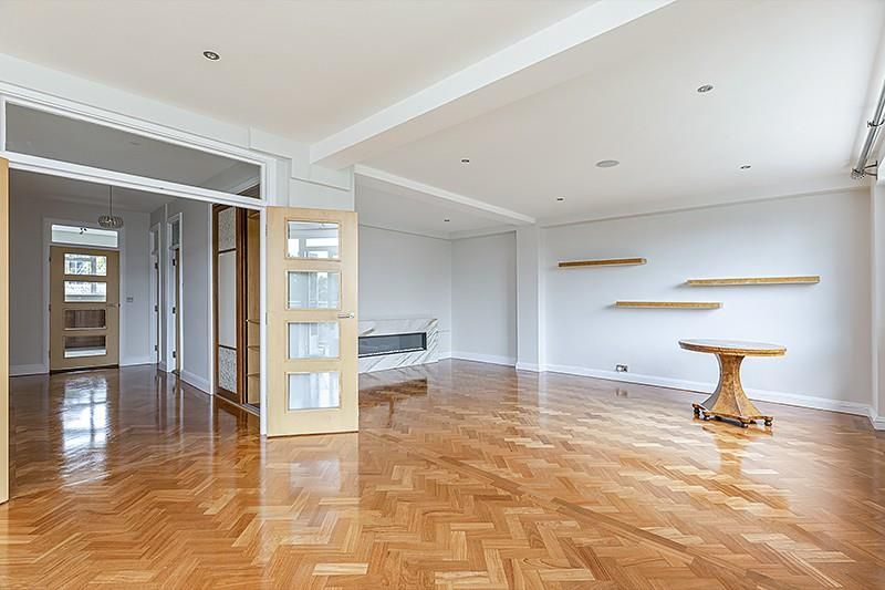 Property photo 2 of 17 Image