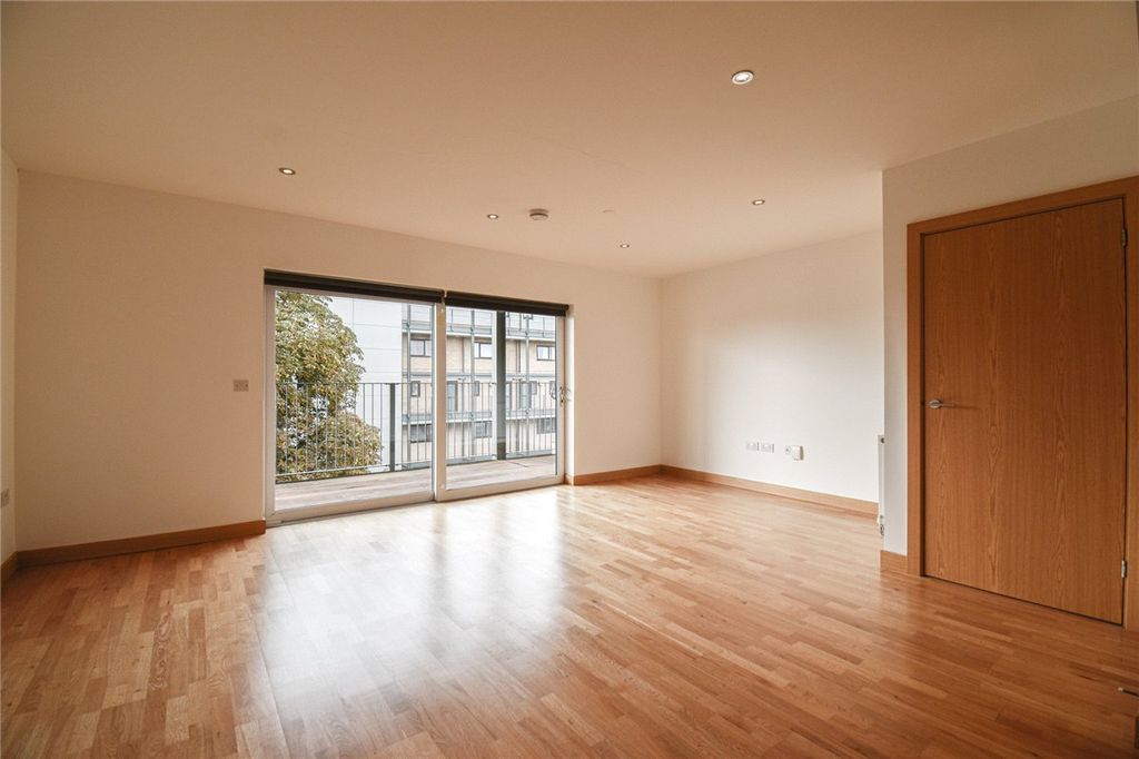Property photo 2 of 9 Picture No. 07