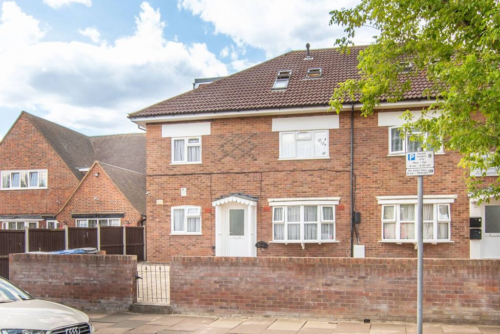 Property photo 2 of 12