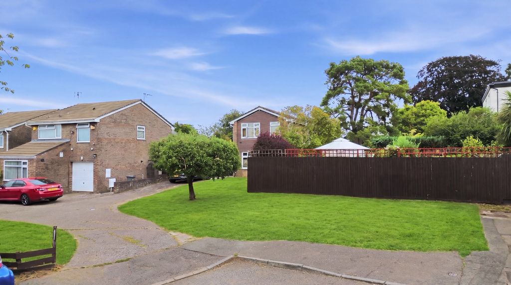Property photo 2 of 17 5363403