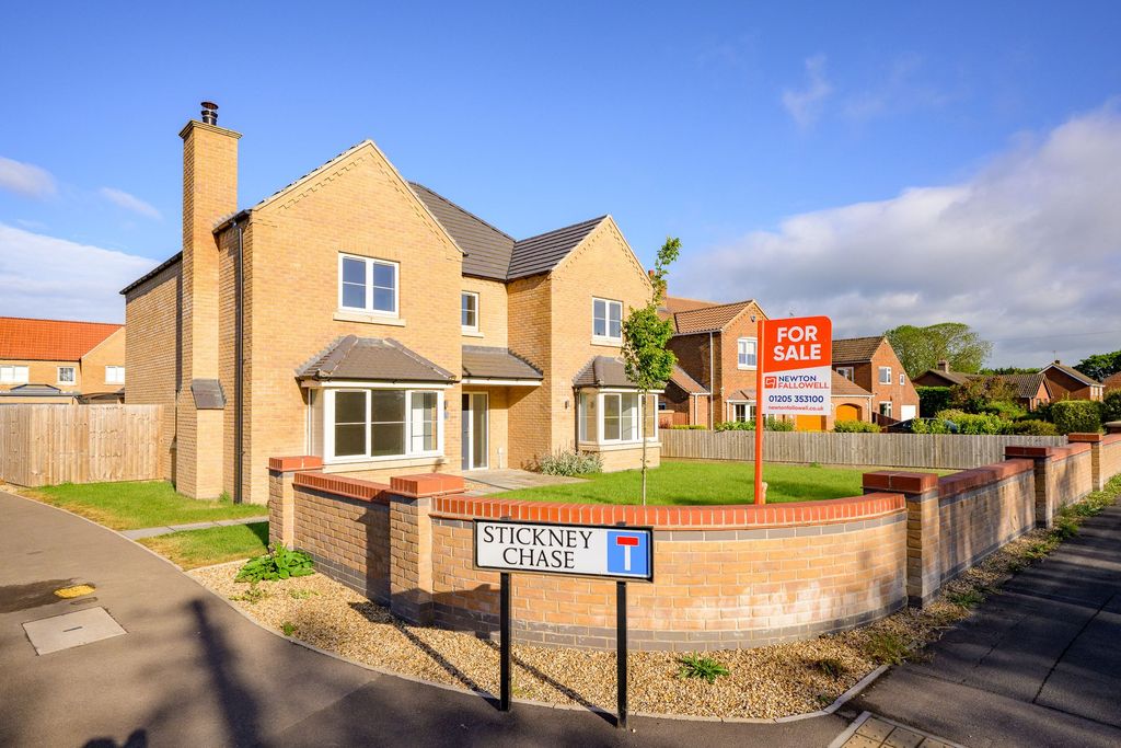 Property photo 1 of 38