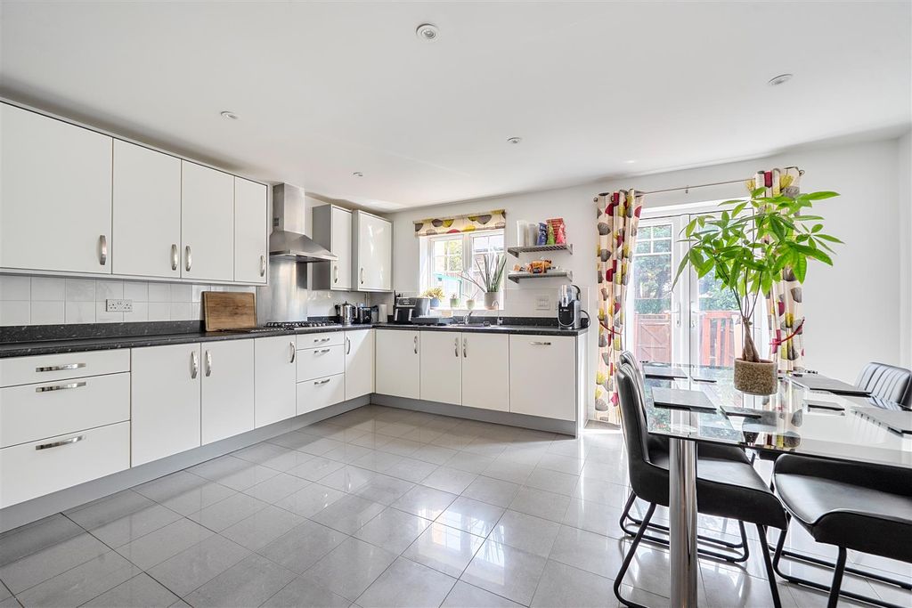 Property photo 3 of 15 Open Plan