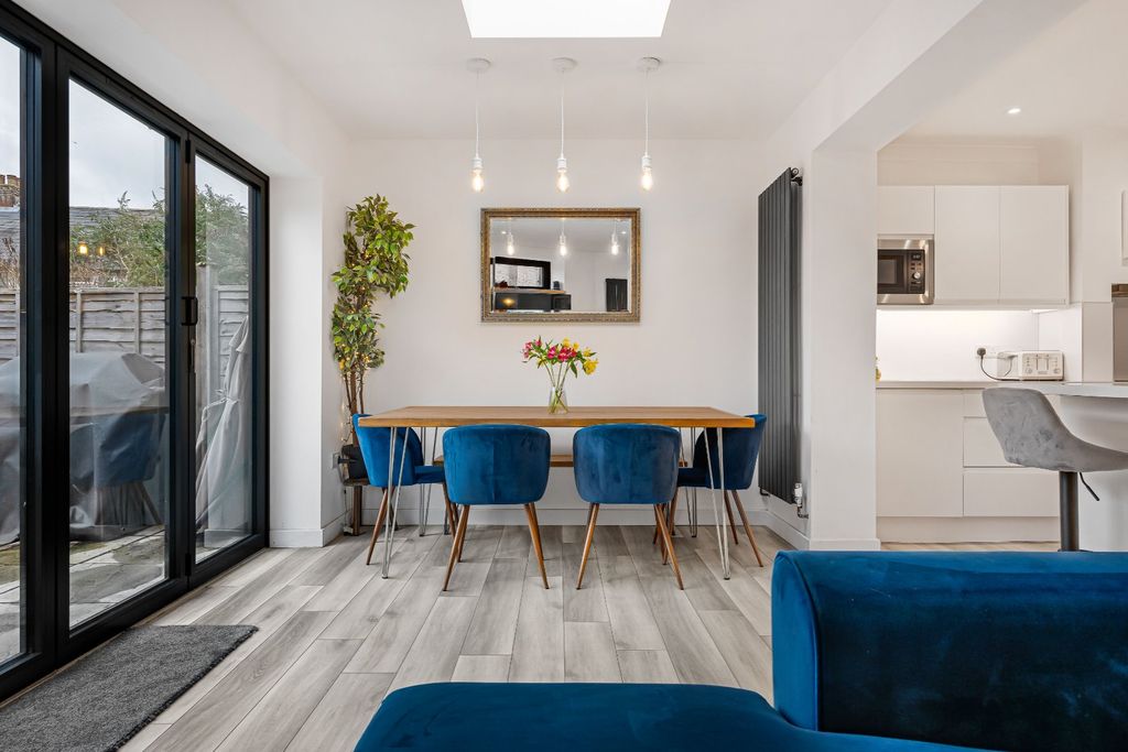 Property photo 3 of 21 Dining Area