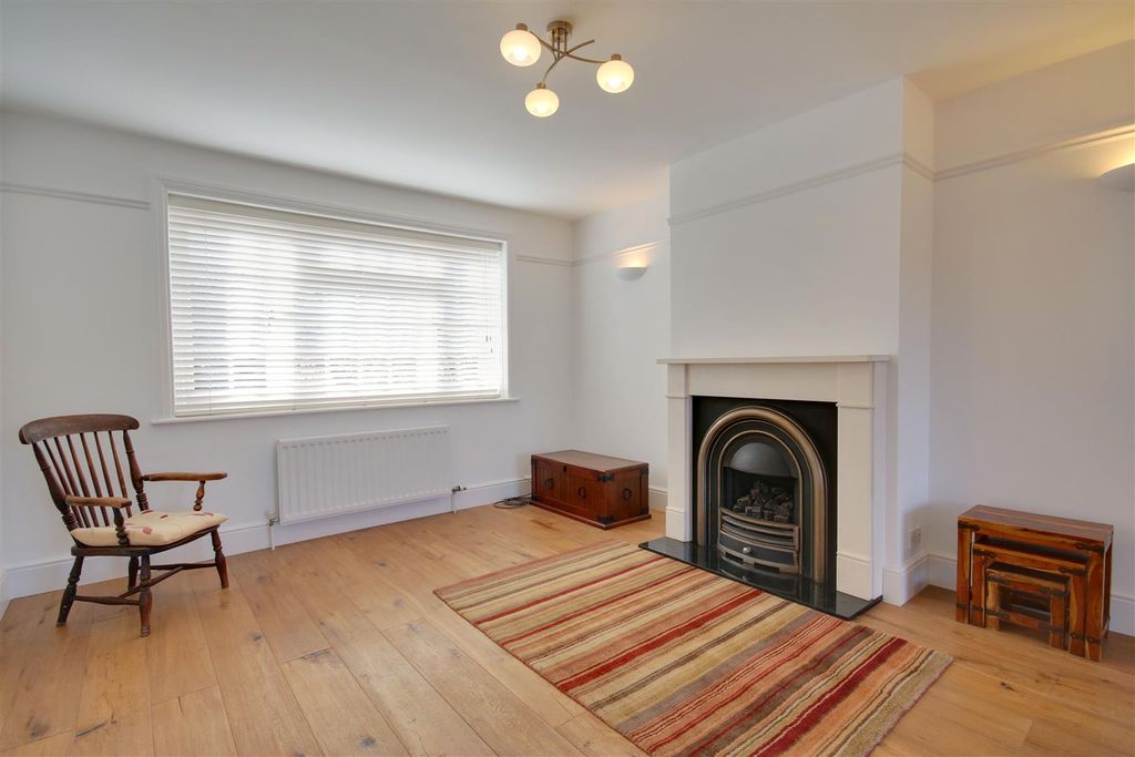 Property photo 2 of 12 Living Room