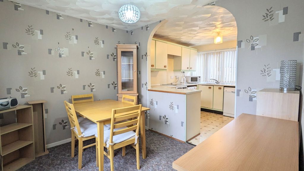 Property photo 3 of 24