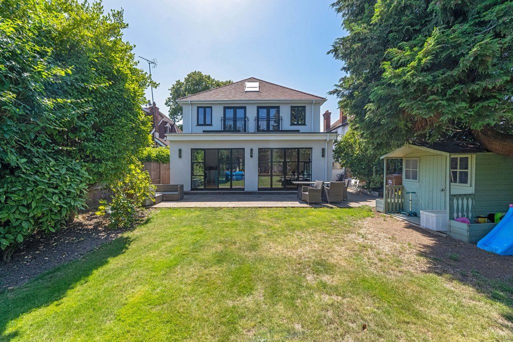 Property photo 2 of 19