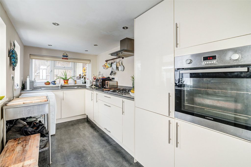 Property photo 2 of 17 Picture No. 08