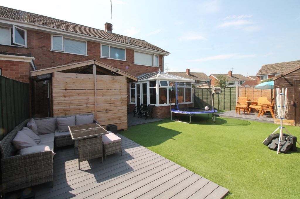 Property photo 2 of 18 Rear Garden