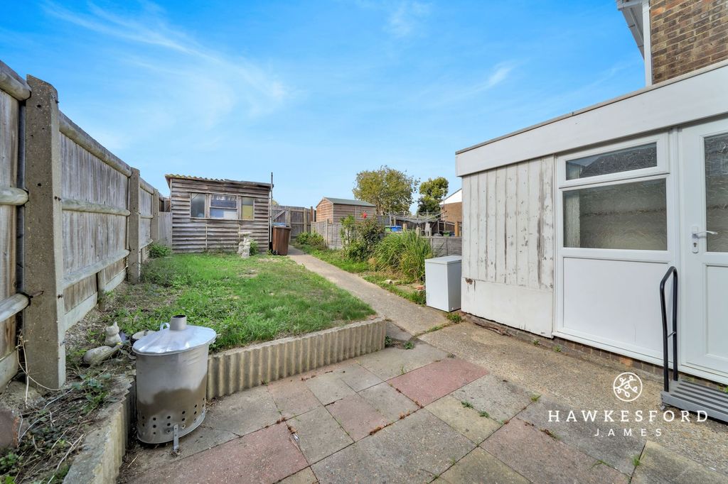 Property photo 3 of 15 Peregrine Drive, Sittingbourne - Garden