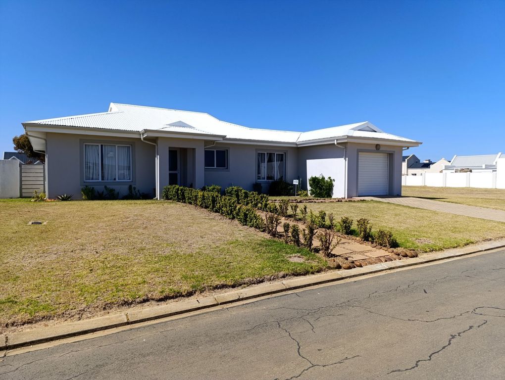 Property photo 1 of 42 1Sr1685233