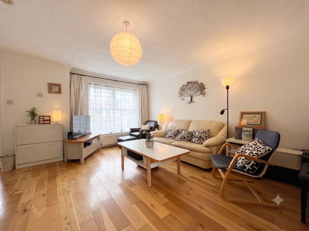 Property photo 2 of 17 5292761