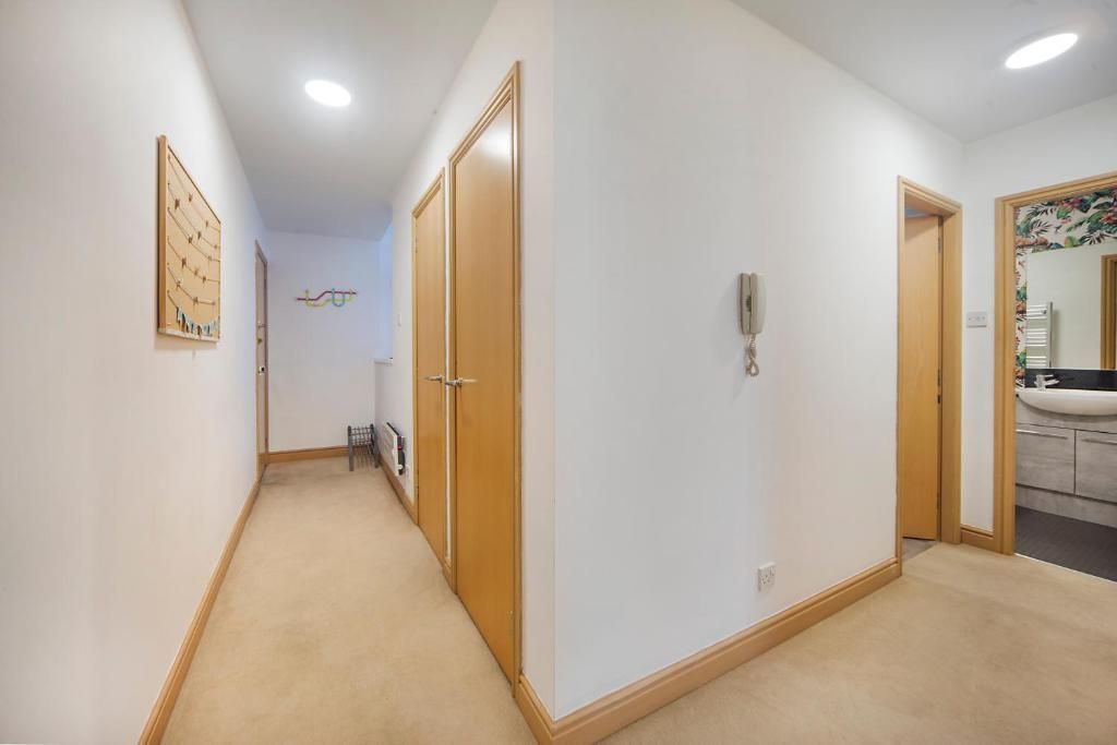 Property photo 2 of 26