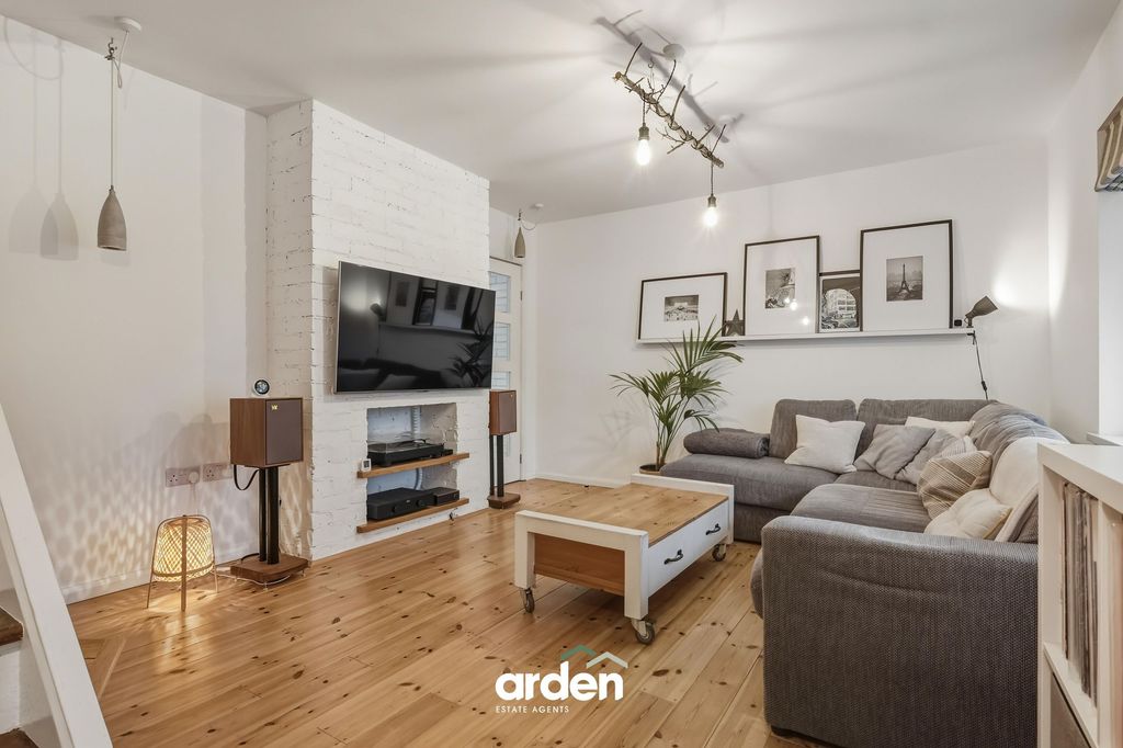 Property photo 2 of 11