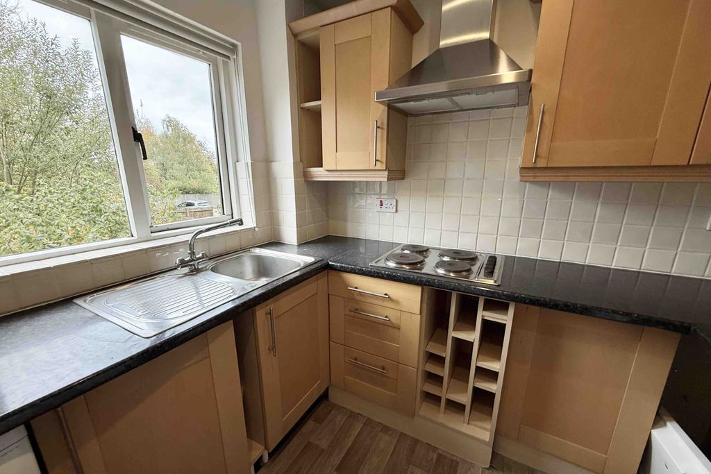 Property photo 3 of 11 Gallery