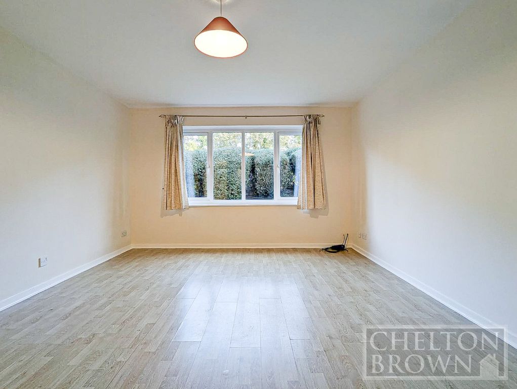 Property photo 3 of 11 Living Room